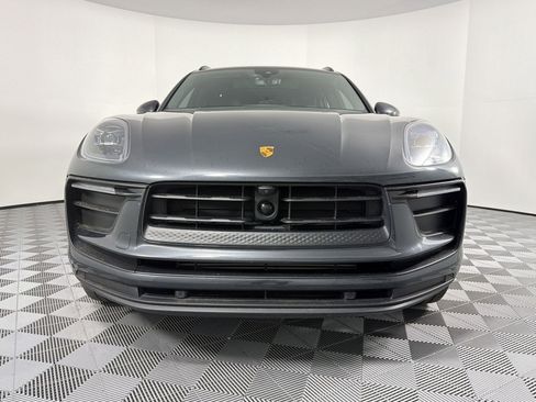 Certified 2023 Porsche Macan image 6