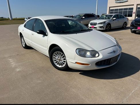 Used 2001 Chrysler Concorde LXi image 2