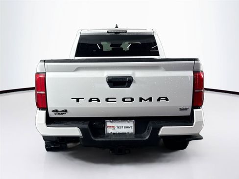 Used 2024 Toyota Tacoma TRD Sport AWD/4WD image 11