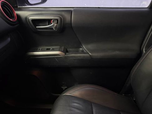 Used 2018 Toyota Tacoma TRD Pro AWD/4WD image 25