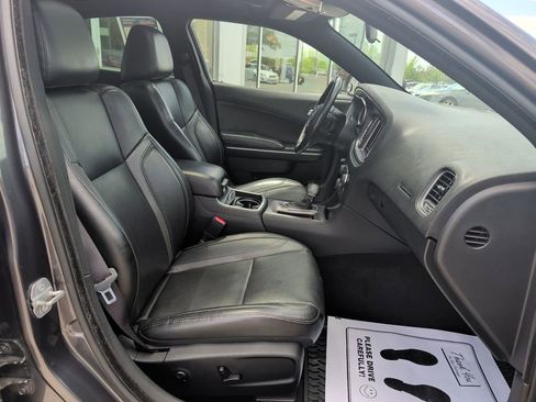 Used 2019 Dodge Charger SXT w/ Leather Interior Group RWD image 22