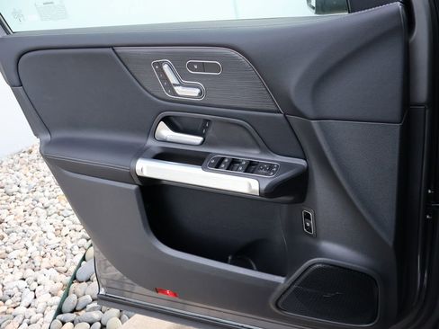 New 2026 Mercedes-Benz GLB 250 4MATIC image 38