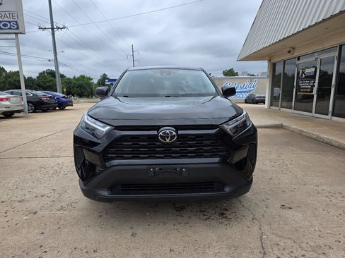 Used 2025 Toyota RAV4 LE AWD/4WD image 2