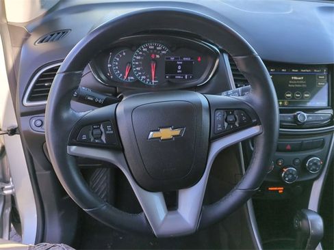 Certified 2019 Chevrolet Trax LT w/ LT Convenience Package image 13