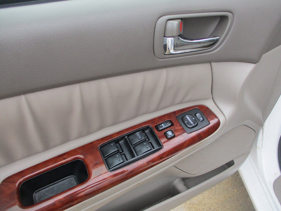 Used 2005 Toyota Camry XLE w/ VSC & Side Airbag Pkg FWD image 25