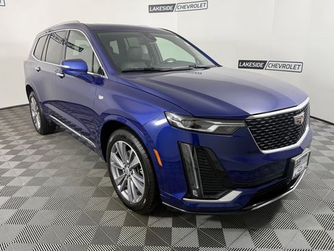 Used 2025 Cadillac XT6 Premium Luxury image 7