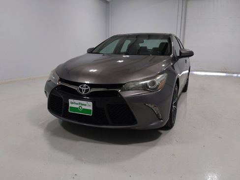 Used 2017 Toyota Camry XSE w/ Moonroof Package image 15