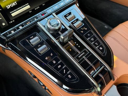 New 2026 Aston Martin V8 Vantage Convertible image 30