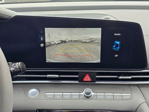 Used 2024 Hyundai Elantra SEL w/ Convenience Package image 32