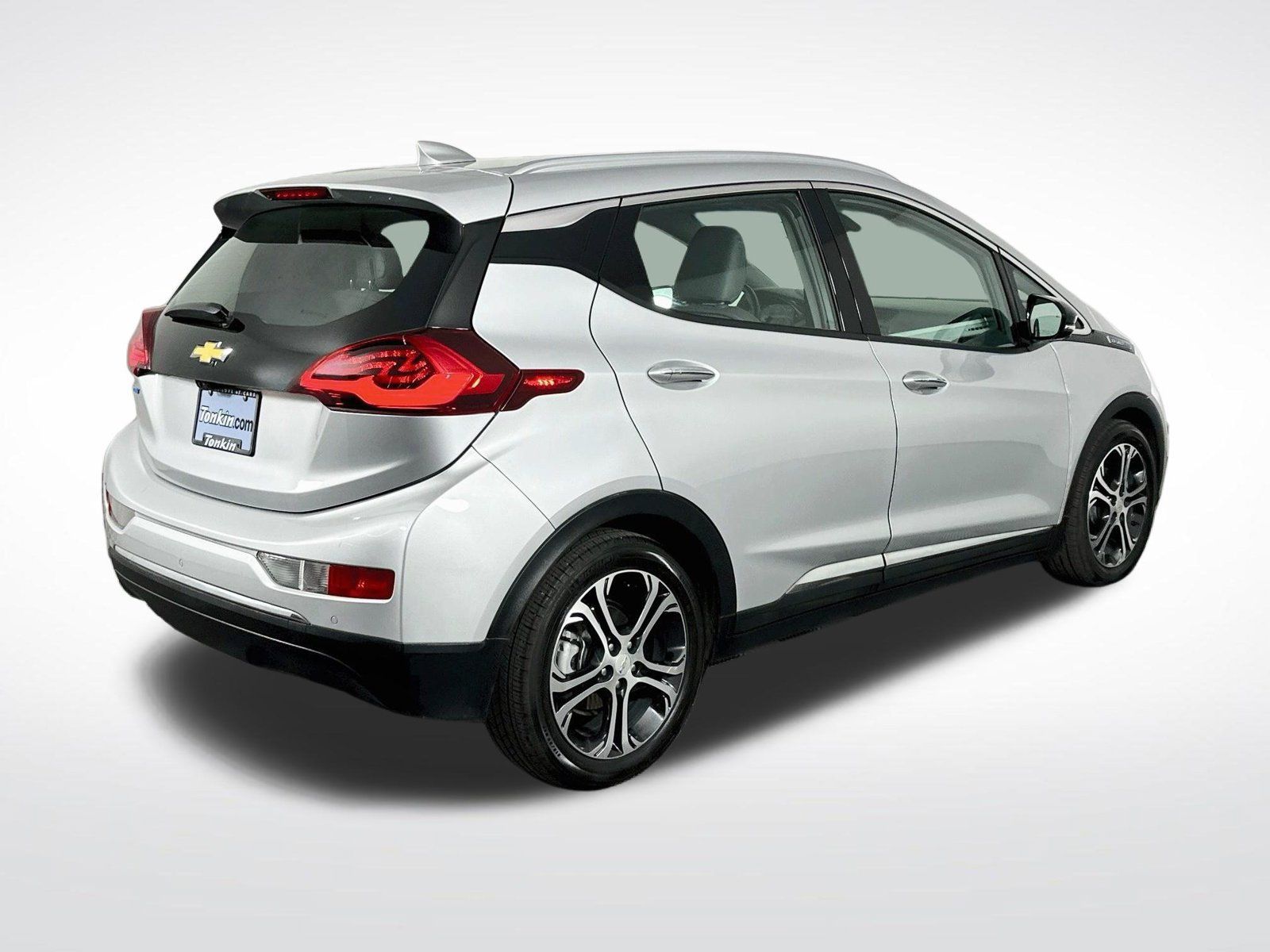 Used 2019 Chevrolet Bolt Premier w/ Infotainment Package FWD image 8