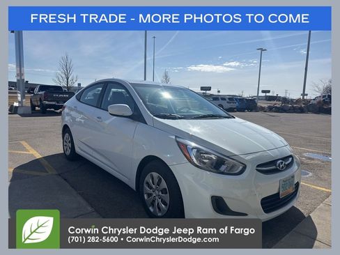 Used 2017 Hyundai Accent SE image 1