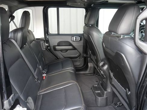 Used 2025 Jeep Wrangler Unlimited Sahara AWD/4WD image 26