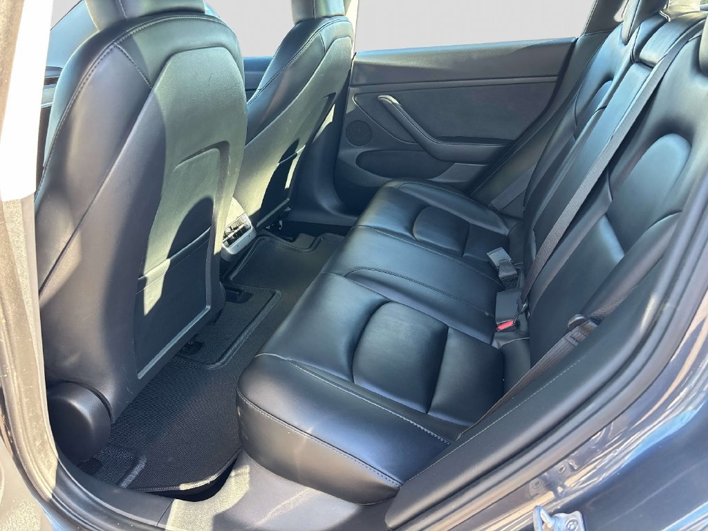 Used 2023 Tesla Model 3 Standard Range RWD image 9