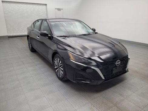 Used 2023 Nissan Altima 2.5 SV image 13