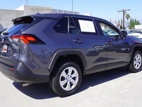 Used 2024 Toyota RAV4 LE AWD/4WD image 7