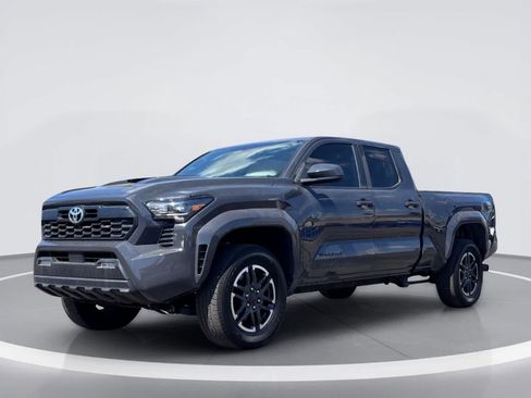Used 2025 Toyota Tacoma TRD Sport RWD image 2