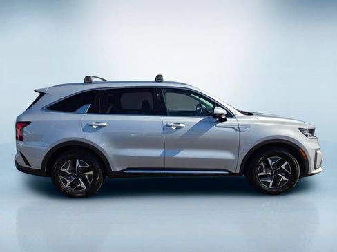 Used 2022 Kia Sorento S AWD/4WD image 3