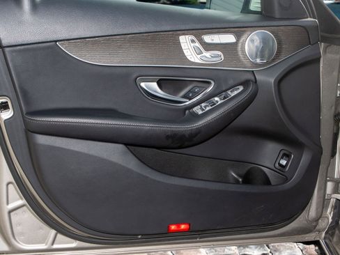 Used 2019 Mercedes-Benz C 300 4MATIC Sedan w/ Premium Package image 10