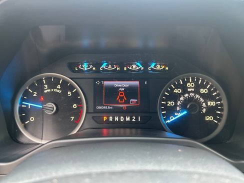 Used 2015 Ford F150 XLT w/ Equipment Group 302A Luxury RWD image 14