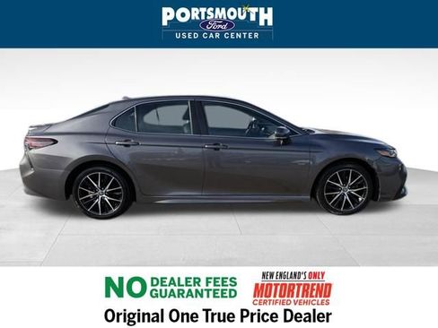 Used 2023 Toyota Camry SE image 6