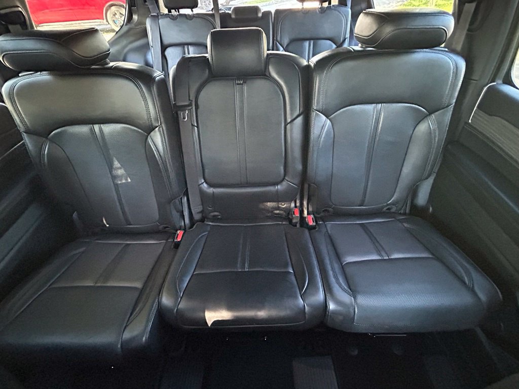 Used 2024 Jeep Wagoneer Series II w/ Flexible Seating Group RWD image 13