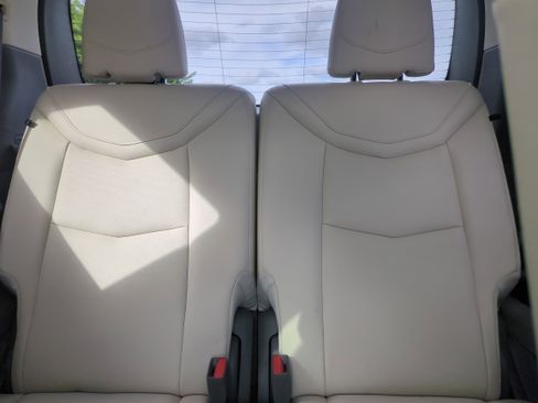 Used 2021 Cadillac XT6 Premium Luxury image 13