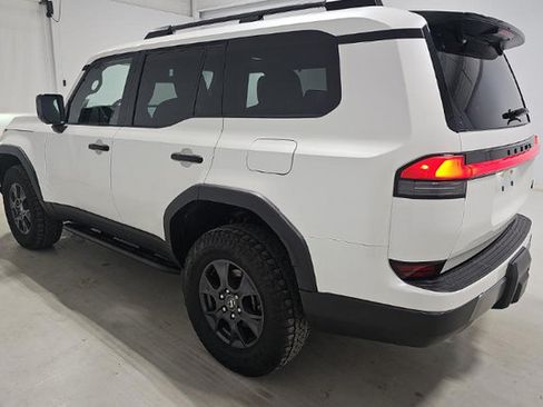 Used 2024 Lexus GX 550 AWD/4WD image 9