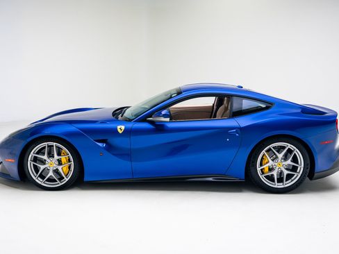 Used 2016 Ferrari F12 Berlinetta RWD image 13