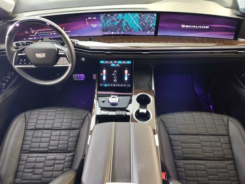 Used 2025 Cadillac Escalade Sport Platinum w/ LPO, Floor Liner Package AWD/4WD image 4