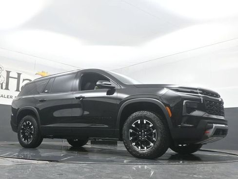 New 2026 Chevrolet Traverse Z71 w/ Enhanced Driving Package image 2