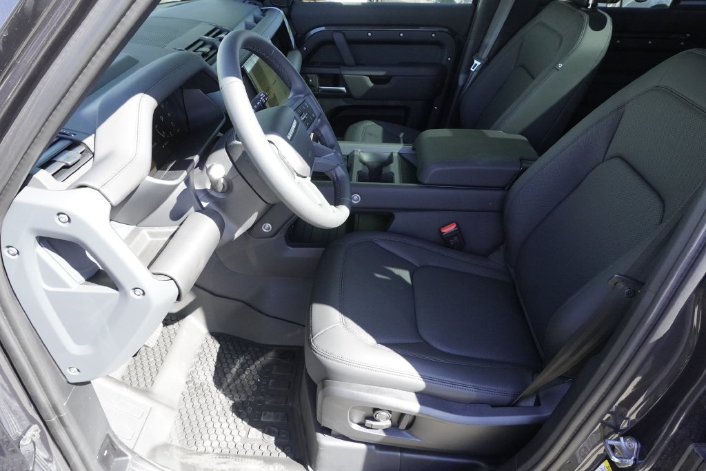 New 2026 Land Rover Defender 110 S AWD/4WD image 19