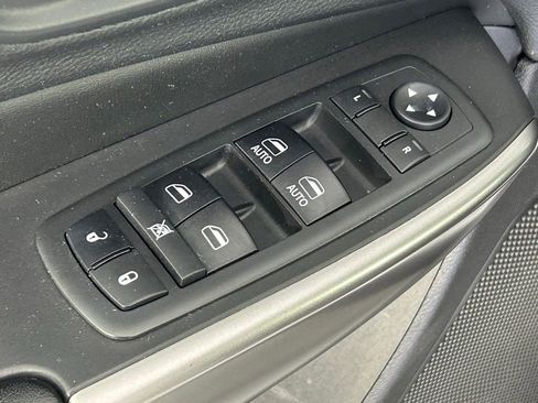 Used 2019 Jeep Cherokee Limited AWD/4WD image 33