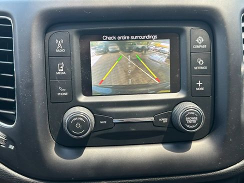 Used 2018 Jeep Compass Sport FWD image 16