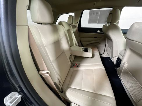 Used 2022 Jeep Grand Cherokee Laredo E w/ Security & Convenience Group image 26