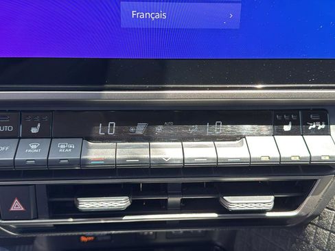 Used 2025 Toyota Camry XLE FWD image 17