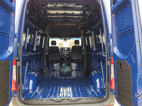 New 2025 Mercedes-Benz Sprinter 2500 image 12
