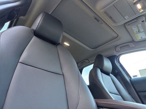 Used 2025 MAZDA CX-30 AWD 2.5 S w/ Premium Package image 17