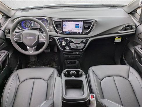 New 2026 Chrysler Voyager LX image 15