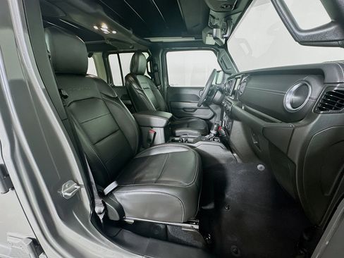 Used 2023 Jeep Wrangler Sahara image 30