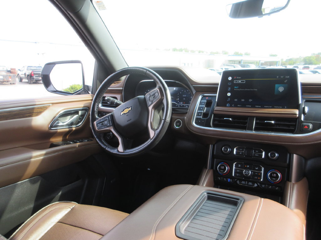 Certified 2022 Chevrolet Suburban High Country AWD/4WD image 28