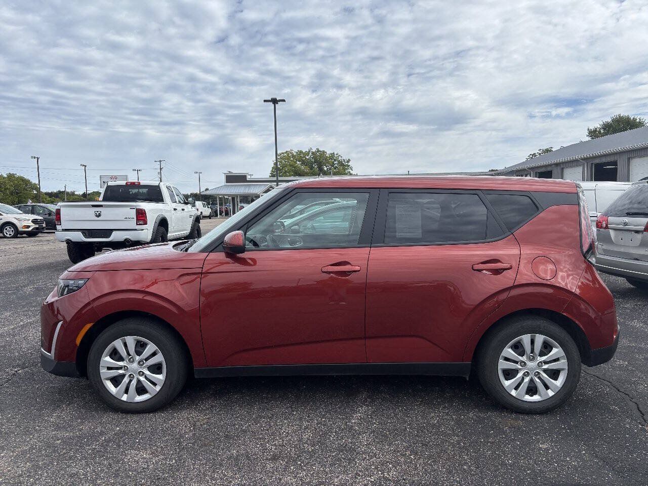 Used 2024 Kia Soul LX FWD image 1