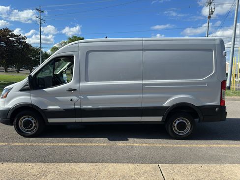 Used 2023 Ford Transit 250 Medium Roof RWD image 7
