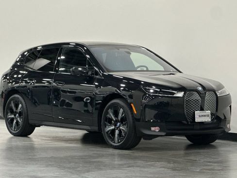Used 2024 BMW iX xDrive50 AWD/4WD image 2