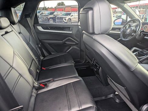 Used 2024 Porsche Cayenne image 35