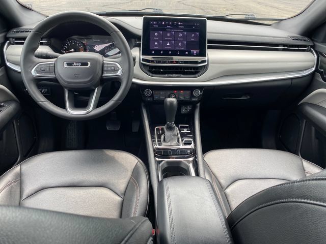 Used 2024 Jeep Compass Limited AWD/4WD image 5