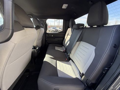 Certified 2024 Toyota Tacoma TRD Off-Road image 15