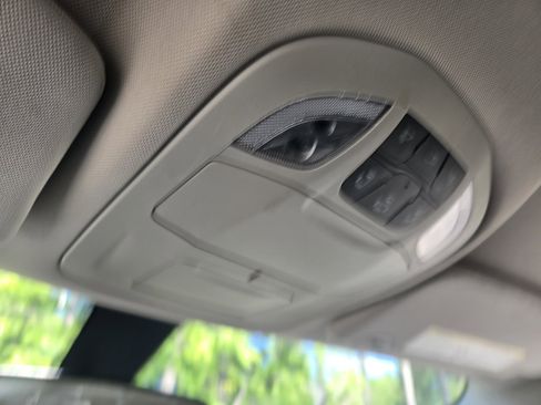 Used 2022 Chrysler Voyager LX FWD image 24