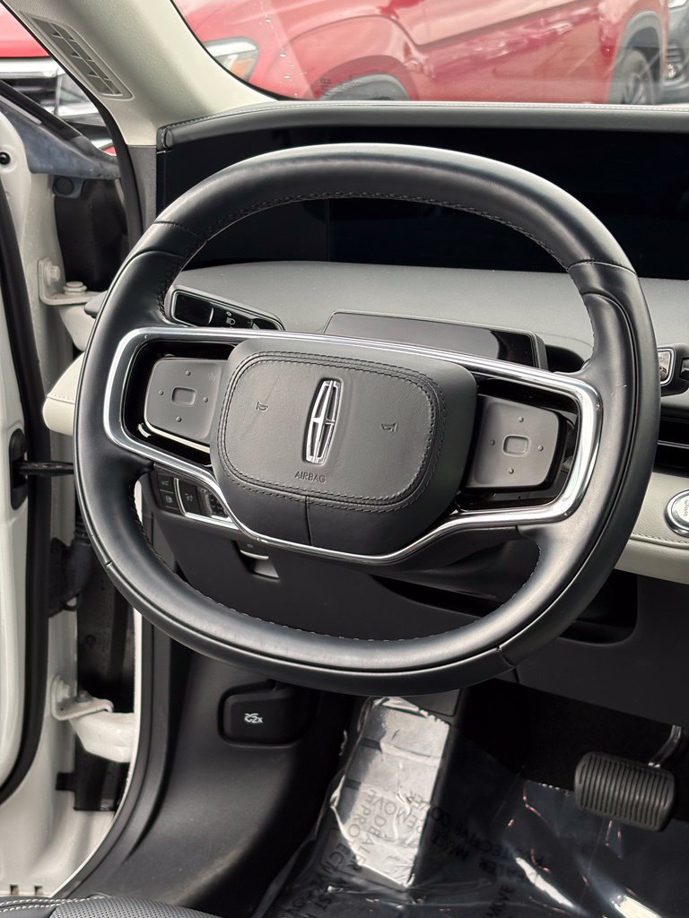 Used 2024 Lincoln Nautilus Premier AWD/4WD image 15