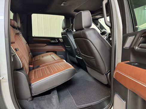 Used 2024 GMC Sierra 2500 Denali Ultimate image 25