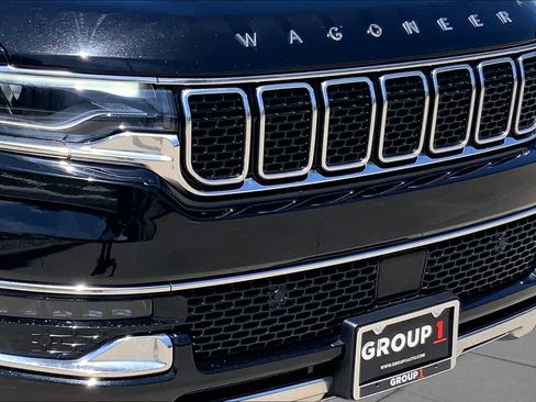 Used 2024 Jeep Wagoneer Series III AWD/4WD image 29